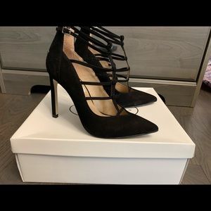 Steve Madden prazed size 6 black suede